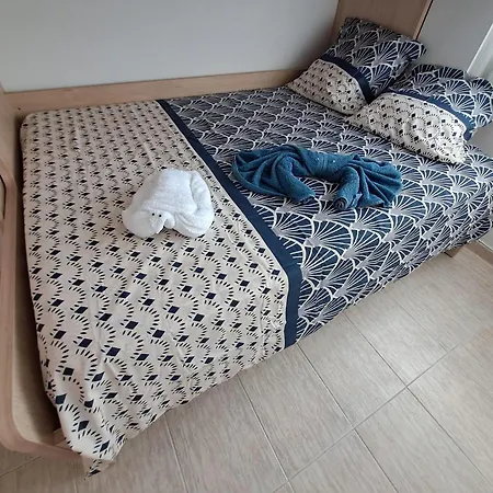 Maella Apartment *